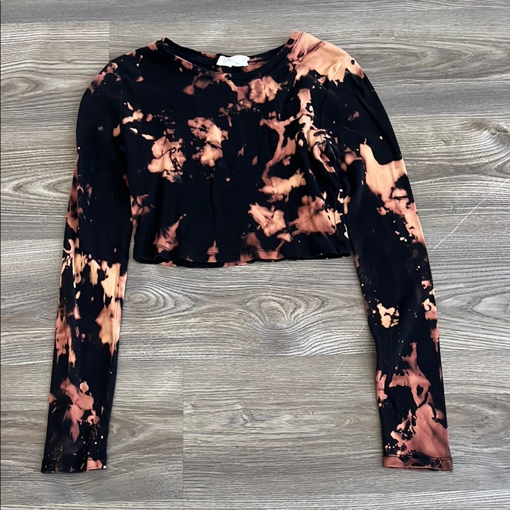 Tie-Dye Long Sleeve Crop Top